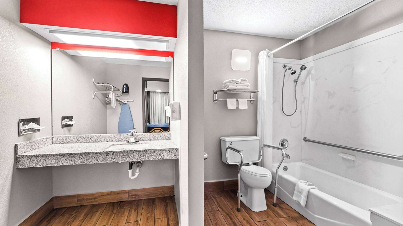 Photo of Bathroom in Paragould