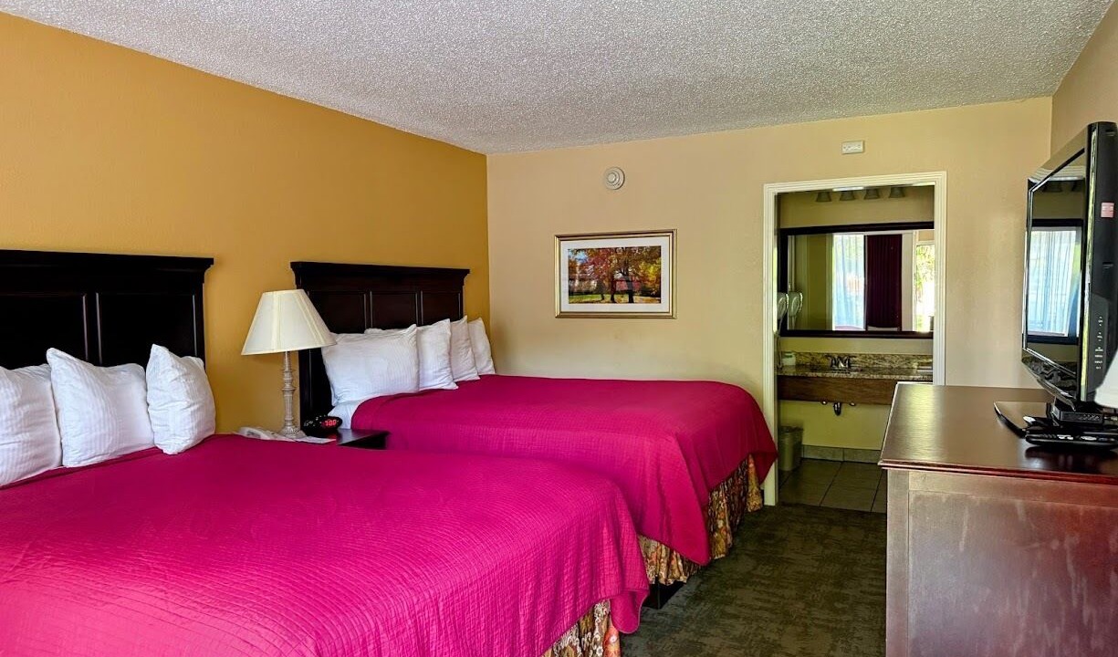 Photo of Bedroom in Eureka Springs Historic District