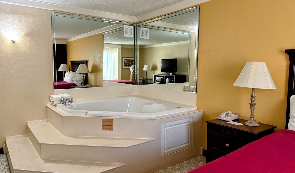 Photo of Bedroom in Eureka Springs Historic District