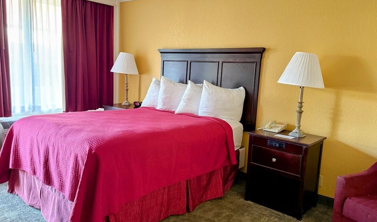 Photo of Bedroom in Eureka Springs Historic District