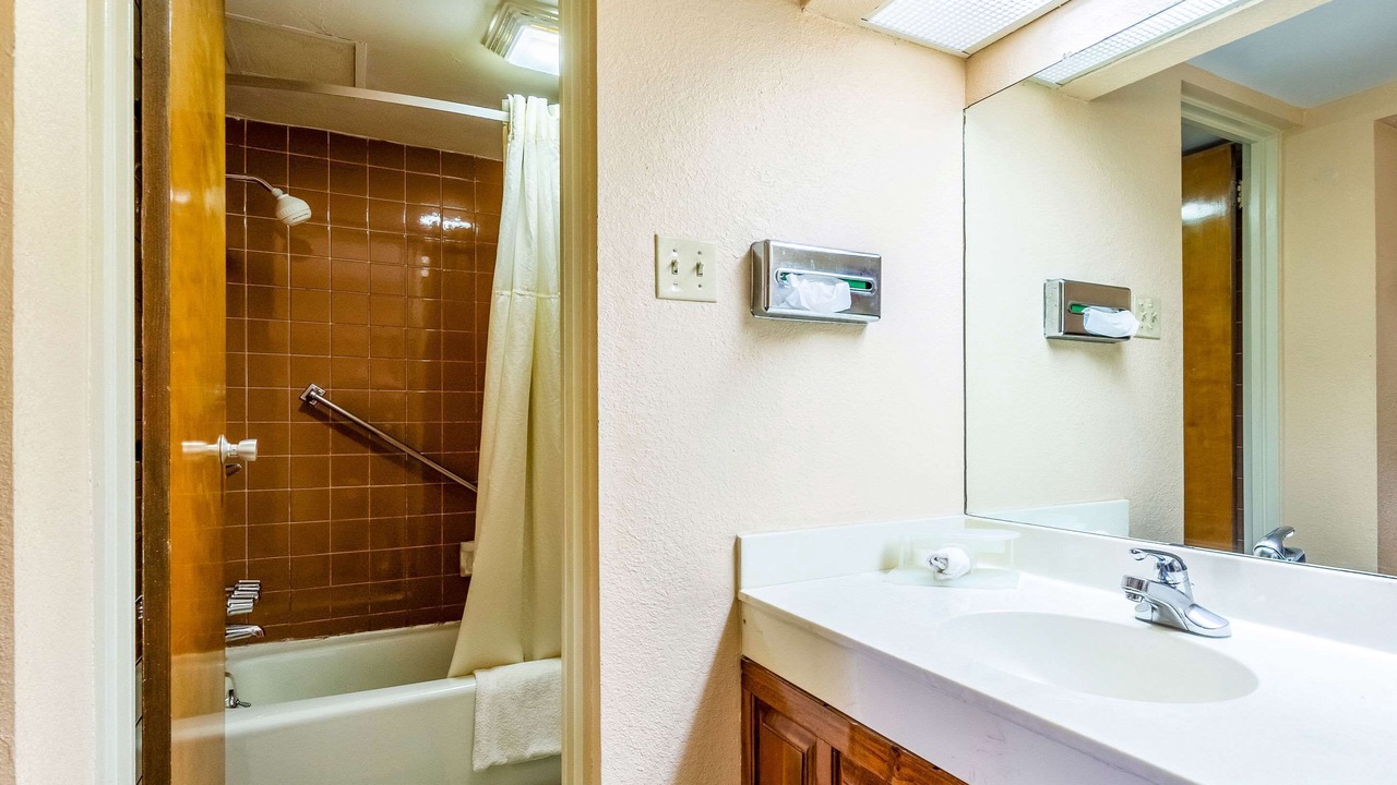 Photo of Bedroom in Rocky Top