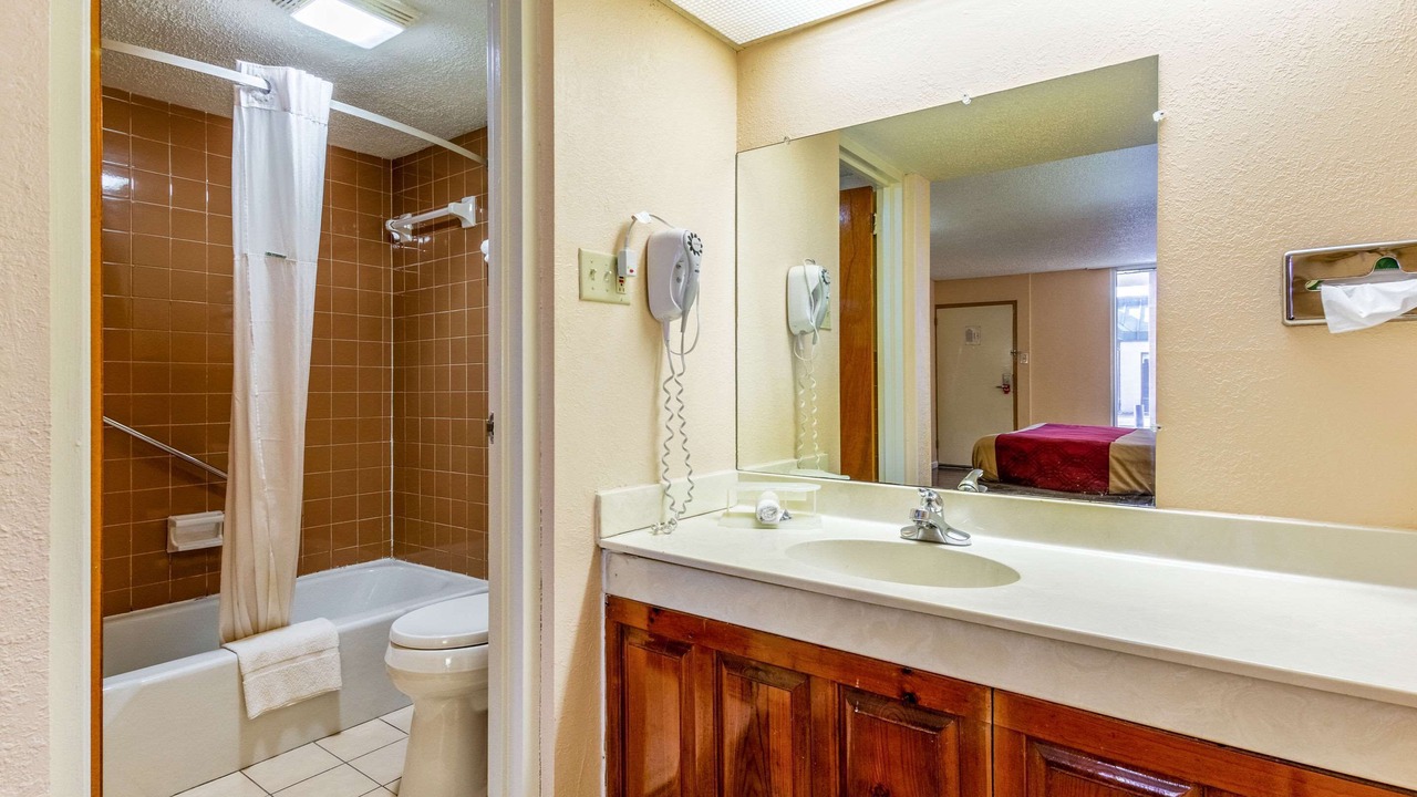 Photo of Bedroom in Rocky Top