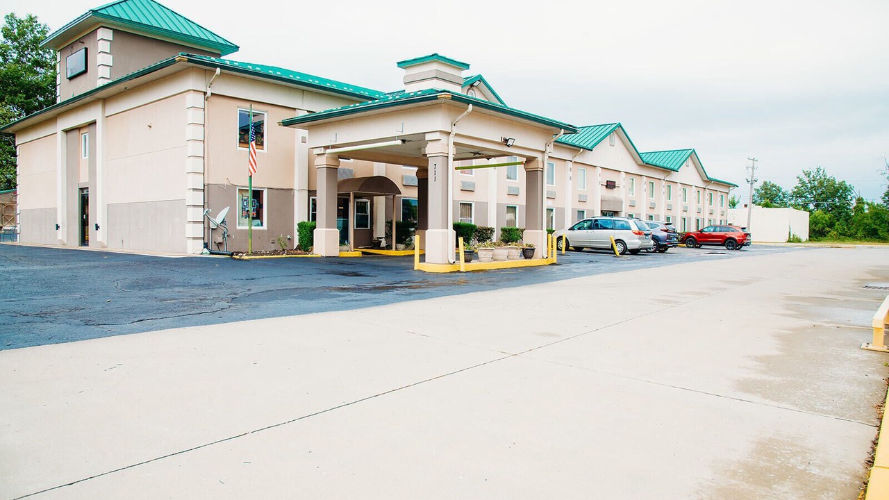 Photo of Outdoor in Benton