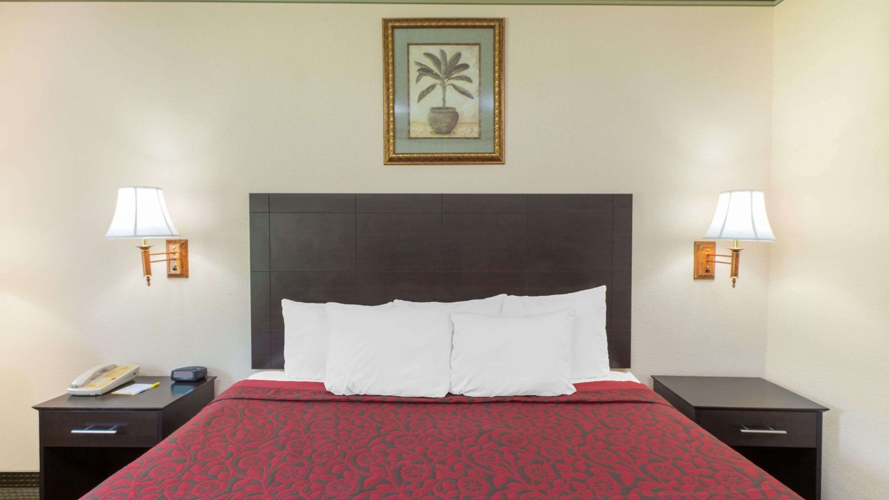 Photo of Bedroom in Sullivan