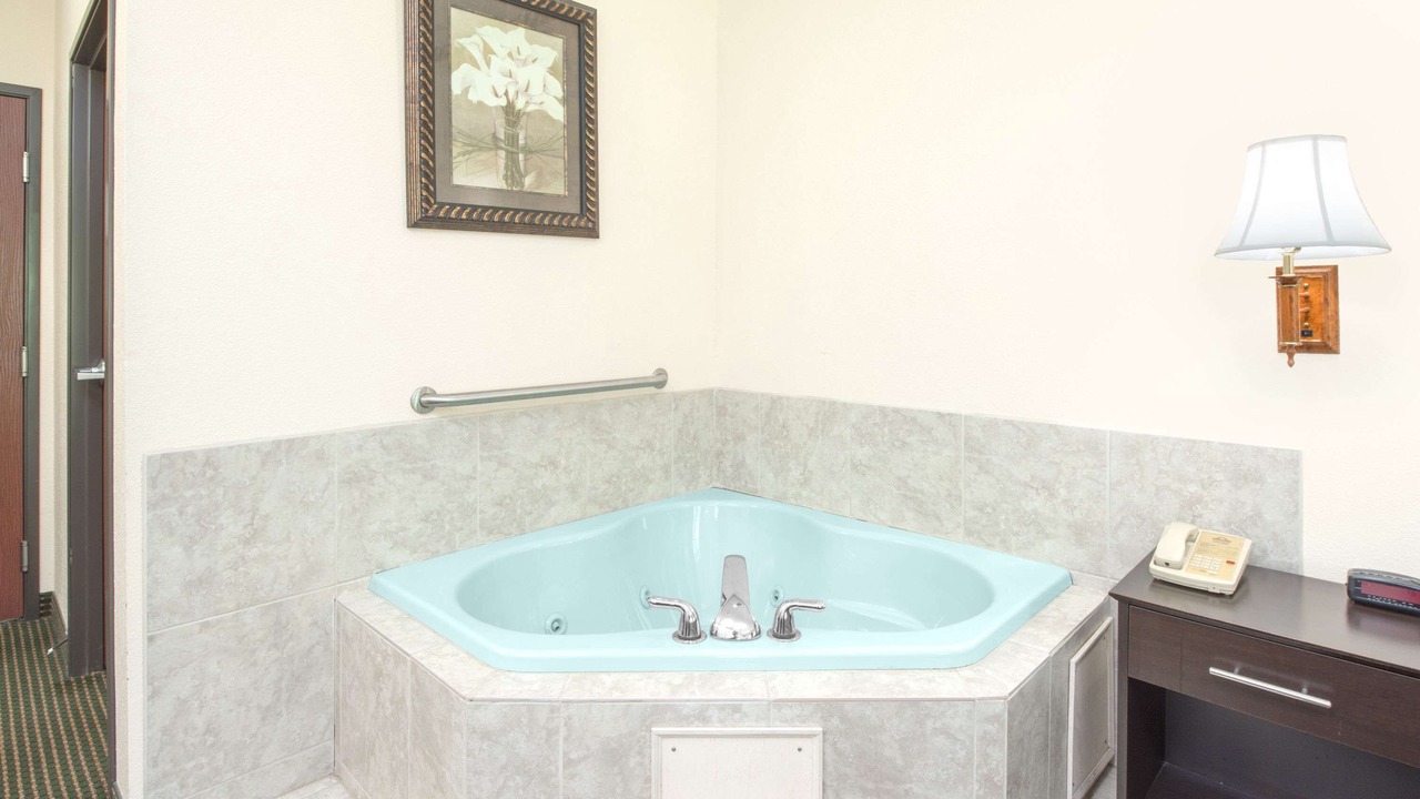 Photo of Bedroom in Sullivan