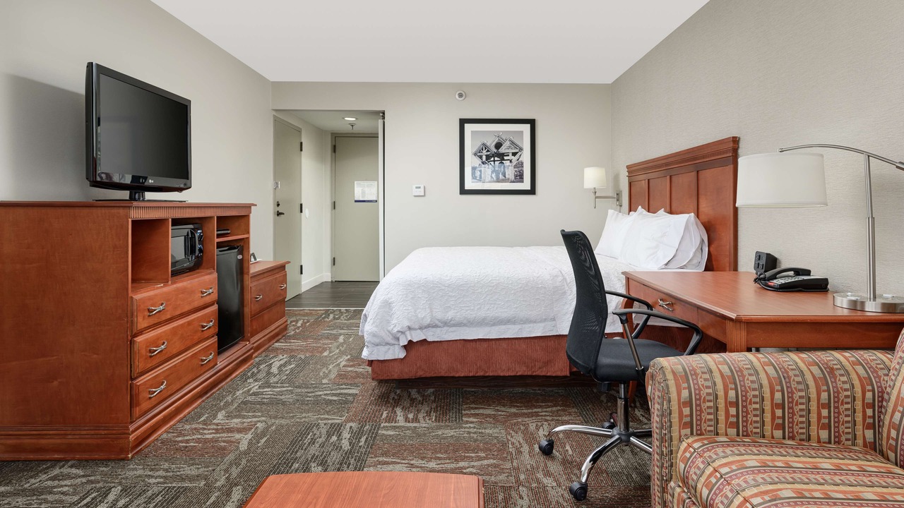 Photo of Bedroom in Oak Ridge