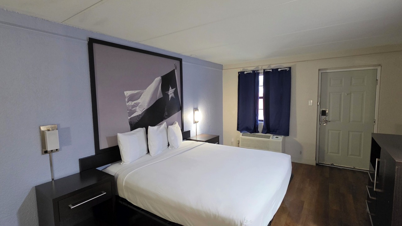 Photo of Bedroom in East Congress