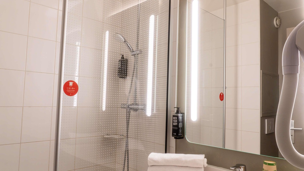 Photo of Bedroom in Royallieu Pompidou