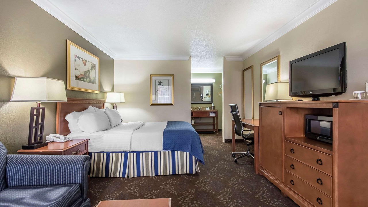 Photo of Bedroom in Morgan City