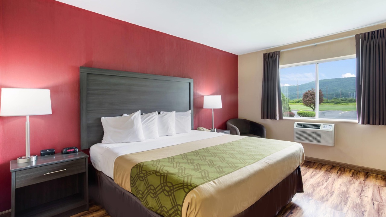 Photo of Bedroom in Painted Post