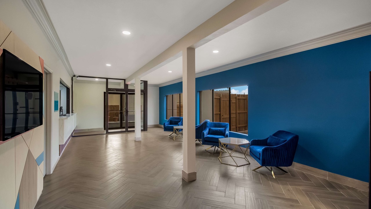 Photo of Livingroom in Woodlake - Briar Meadow