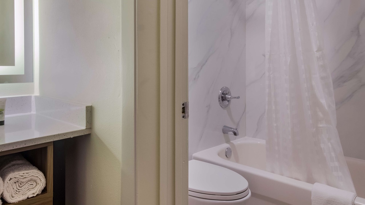Photo of Bathroom in Woodlake - Briar Meadow