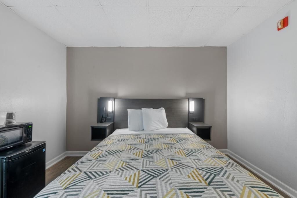 Photo of Bedroom in Willoughby Spit