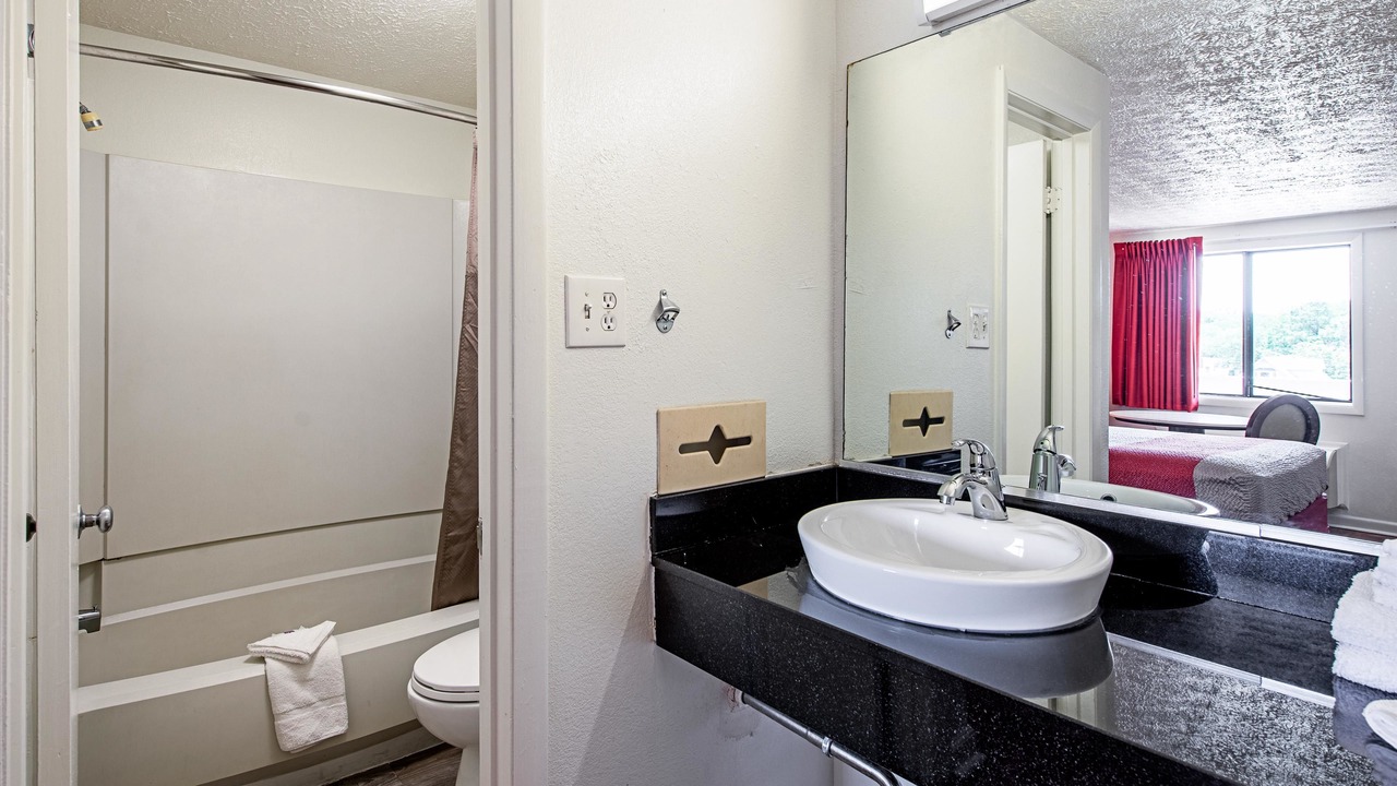 Photo of Bathroom in Willoughby Spit