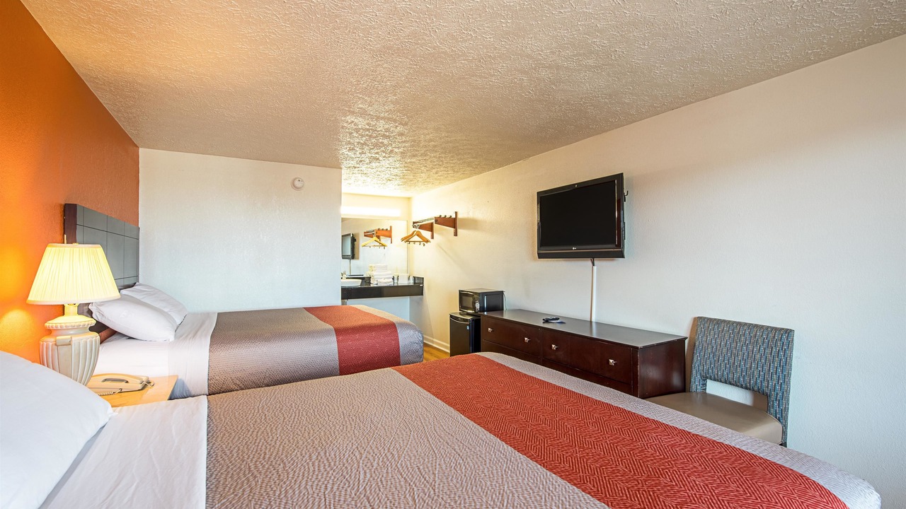 Photo of Bedroom in Willoughby Spit