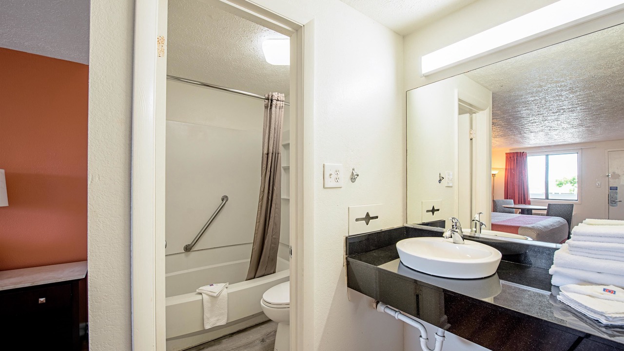 Photo of Bathroom in Willoughby Spit