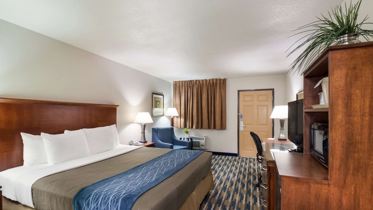 Photo of Bedroom in Fort Morgan