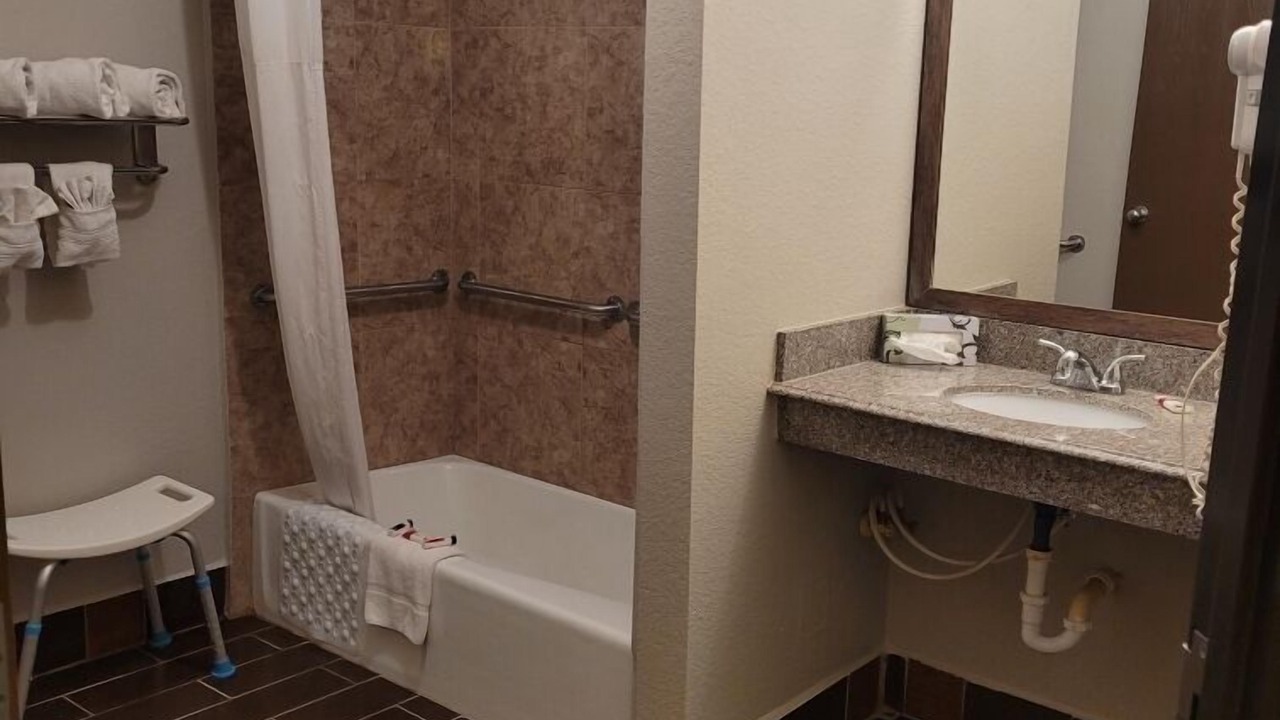 Photo of Bathroom in Tucumcari
