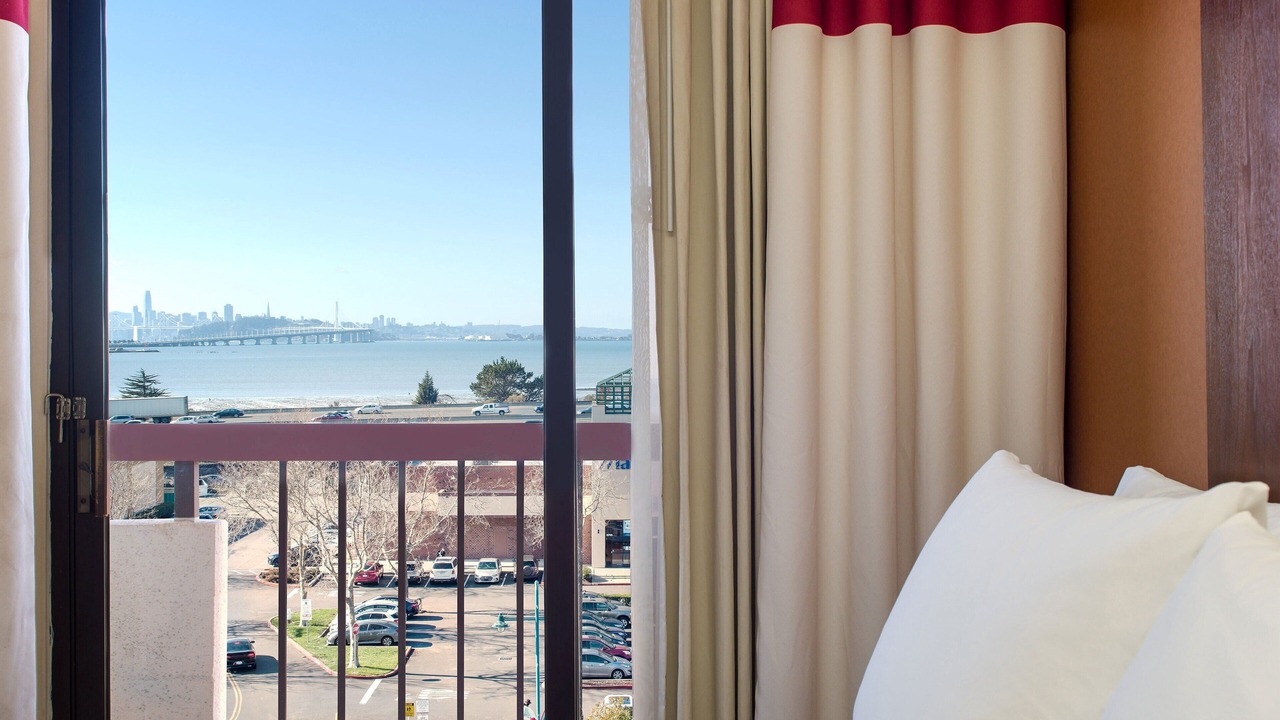 Photo of Bedroom in Emeryville