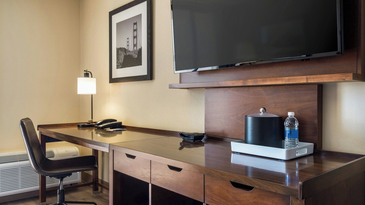 Photo of Bedroom in Emeryville