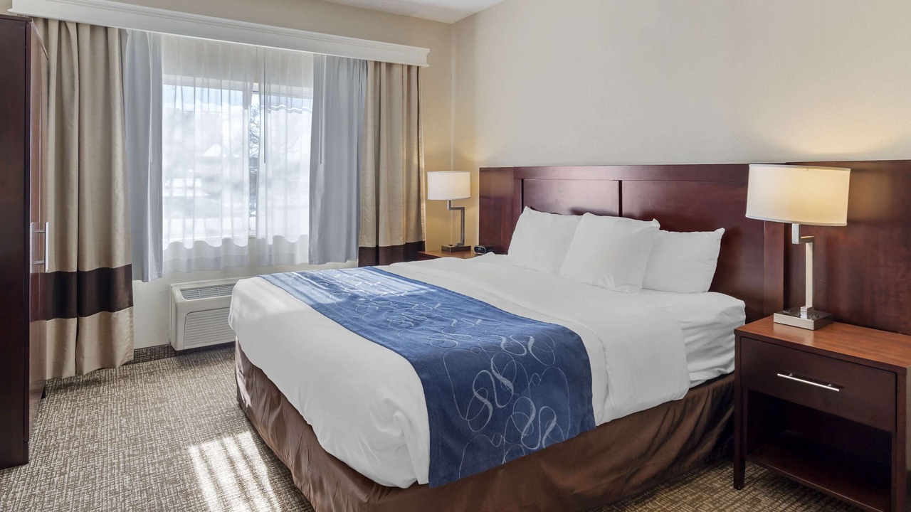 Photo of Bedroom in Normal