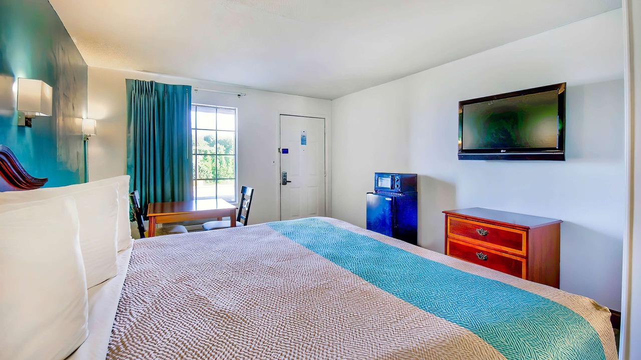 Photo of Bedroom in Grand Rivers