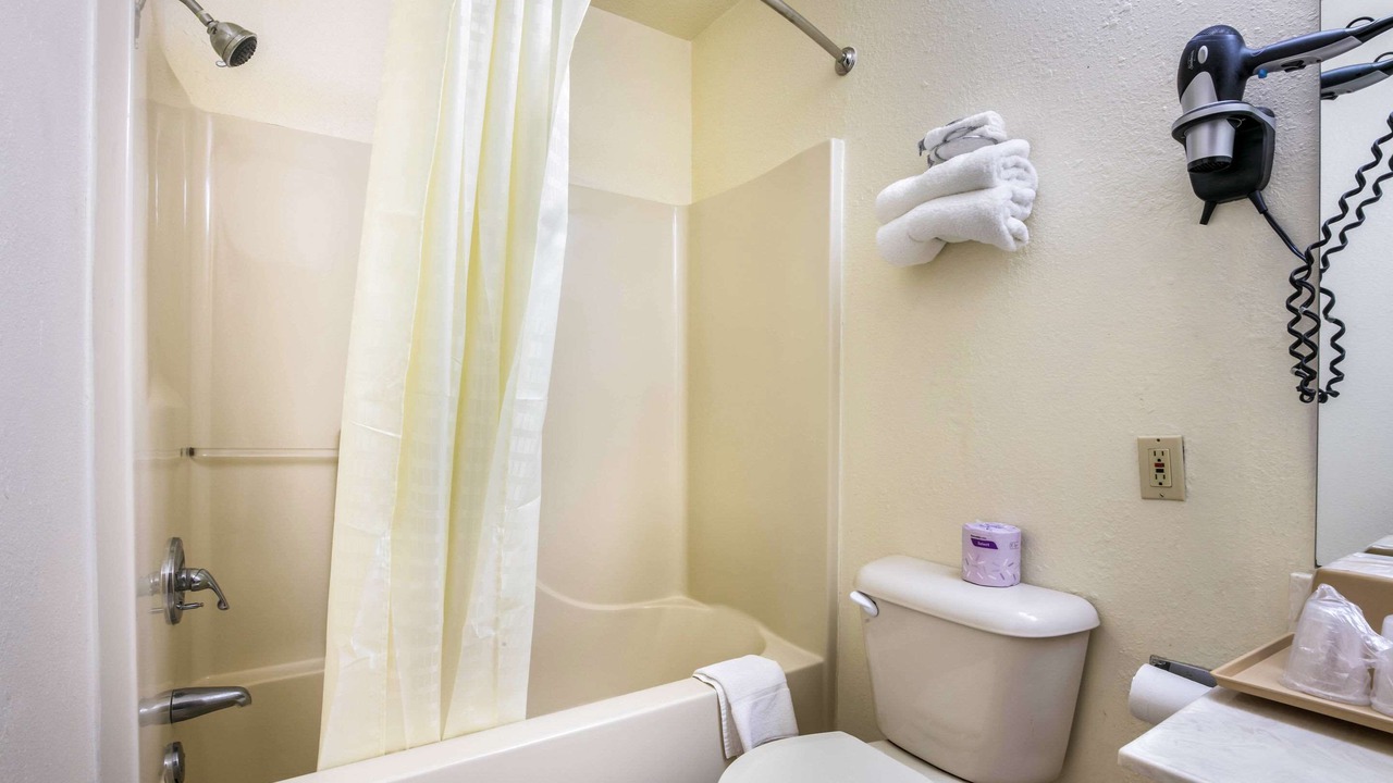 Photo of Bedroom in Brinkley