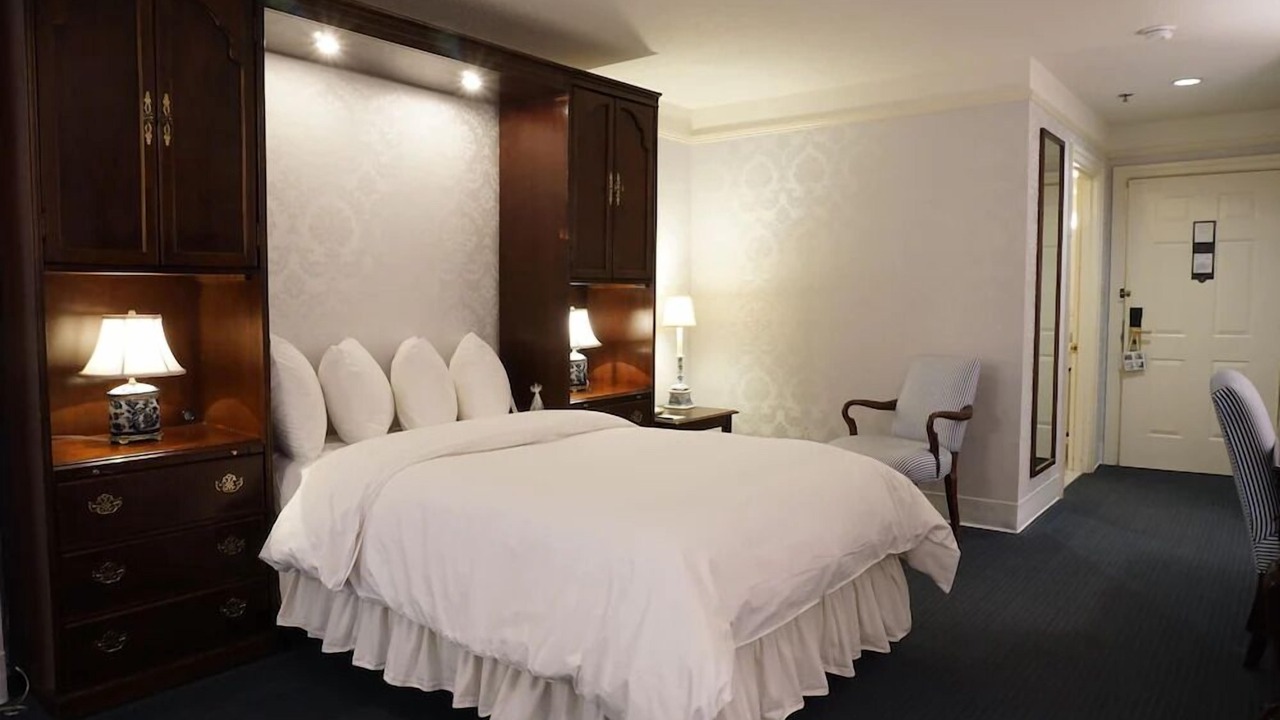 Photo of Bedroom in Simsbury Center