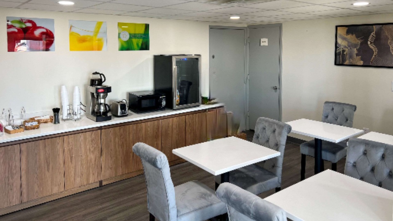 Photo of Others in Thomson