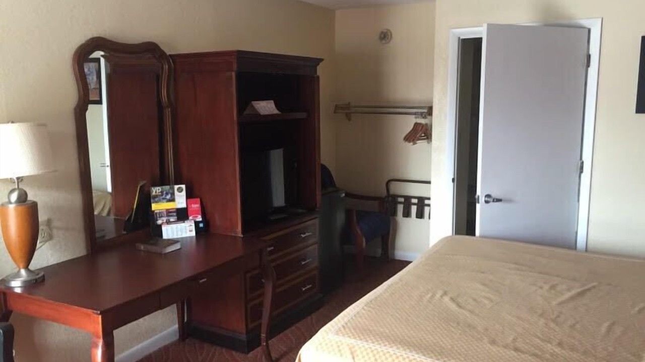 Photo of Others in Thomson