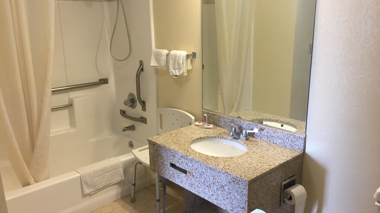 Photo of Bathroom in Thomson