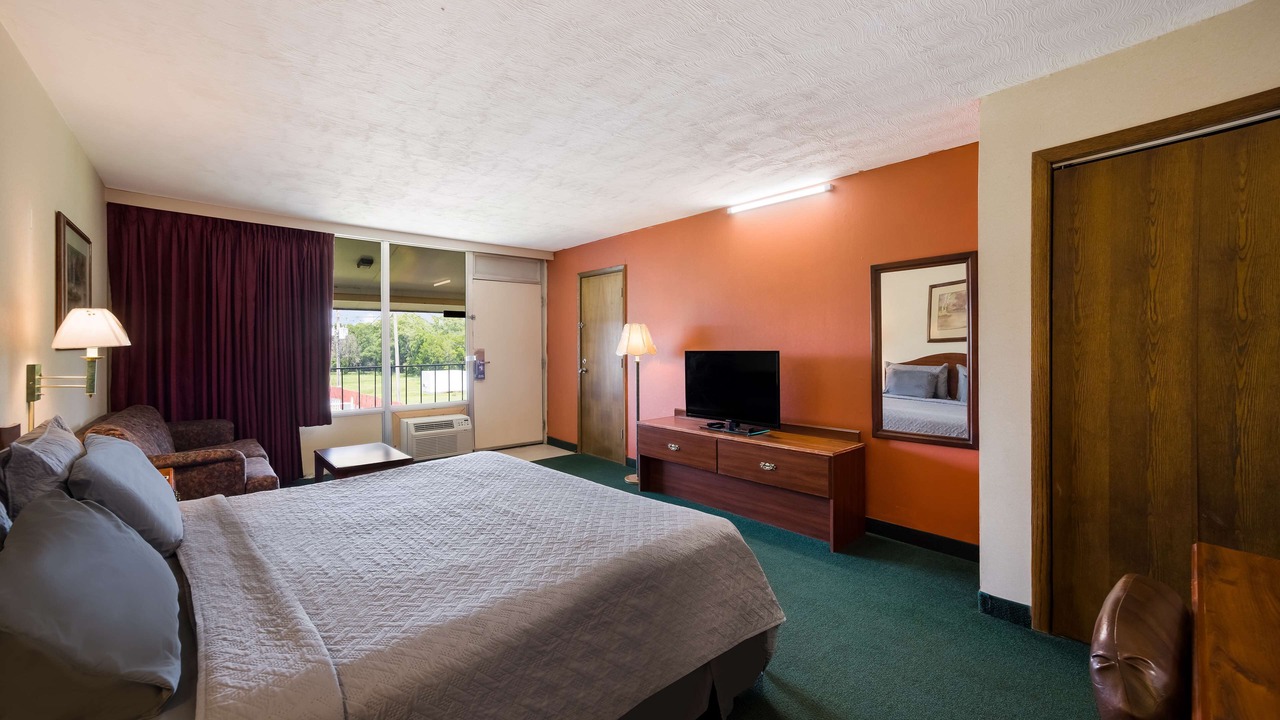 Photo of Bedroom in Oakley