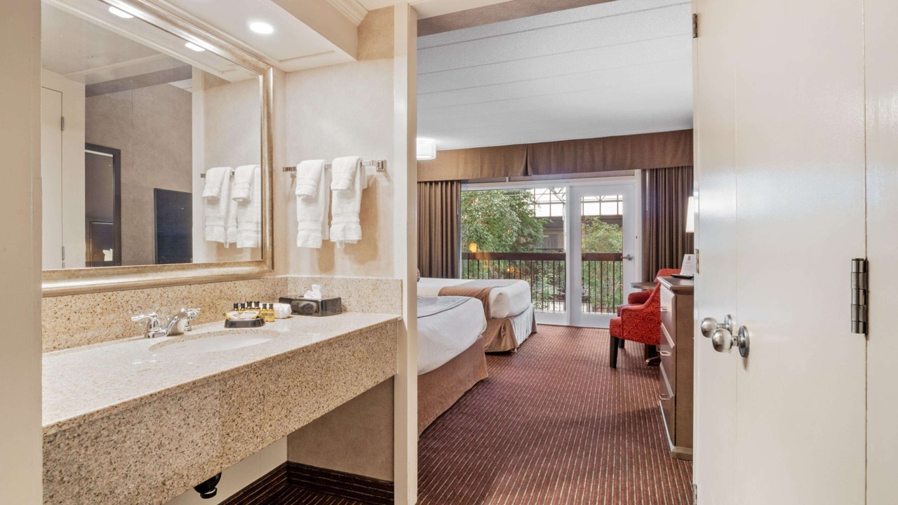Photo of Bathroom in Niagara Falls