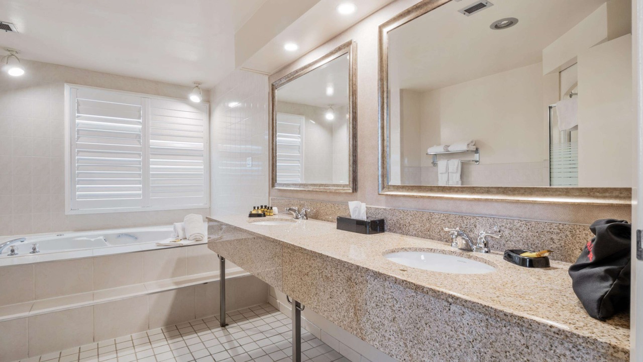 Photo of Bathroom in Niagara Falls