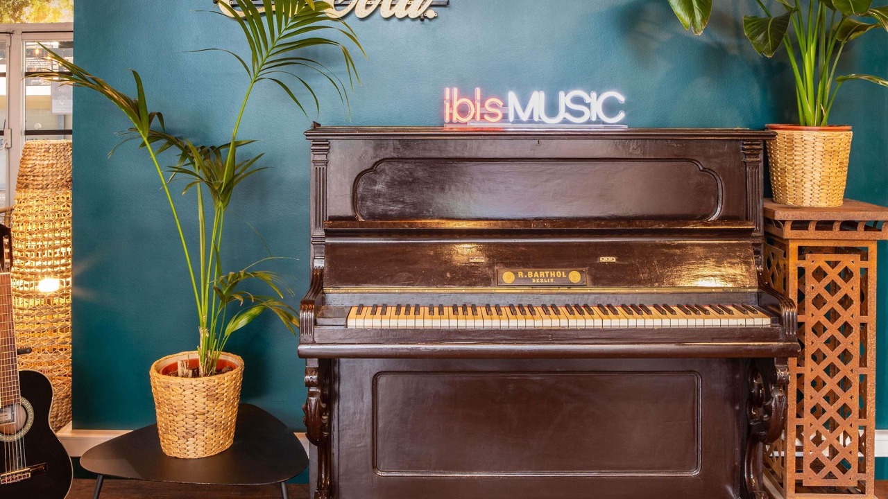 Photo of Others in Necker