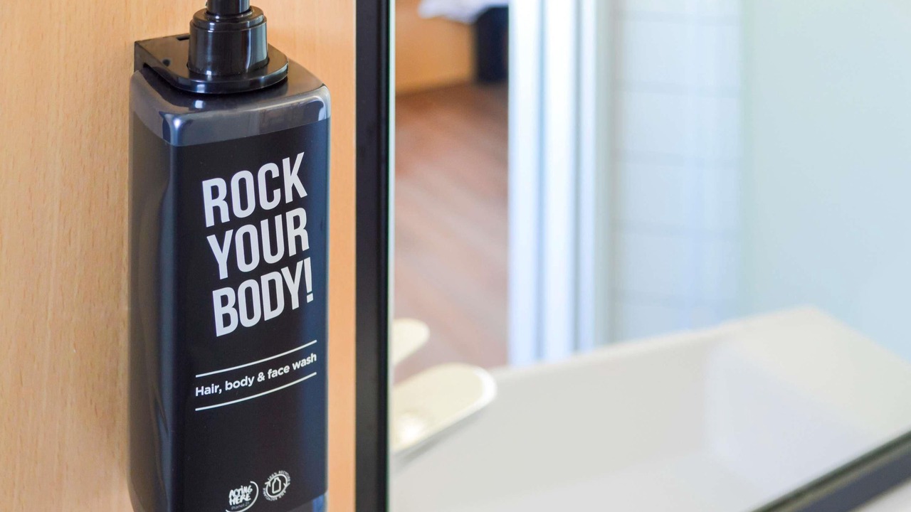 Photo of Others in Necker