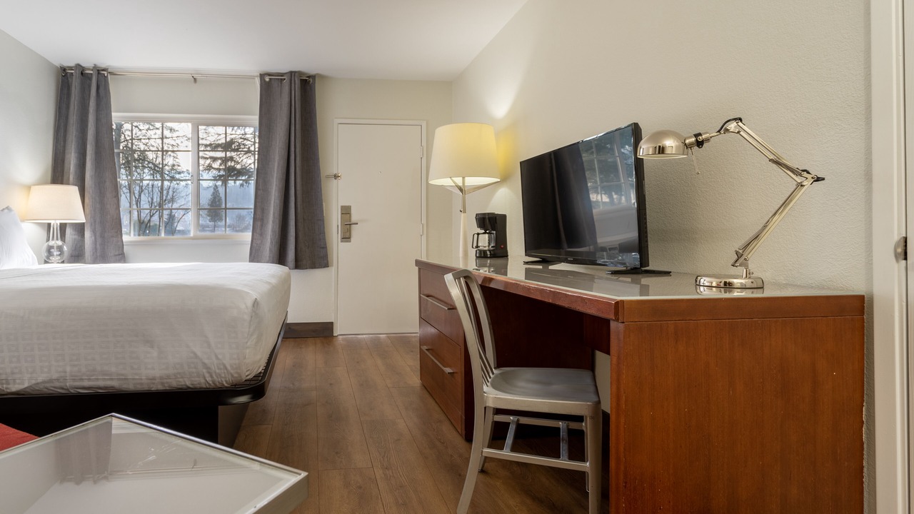 Photo of Bedroom in Roseburg