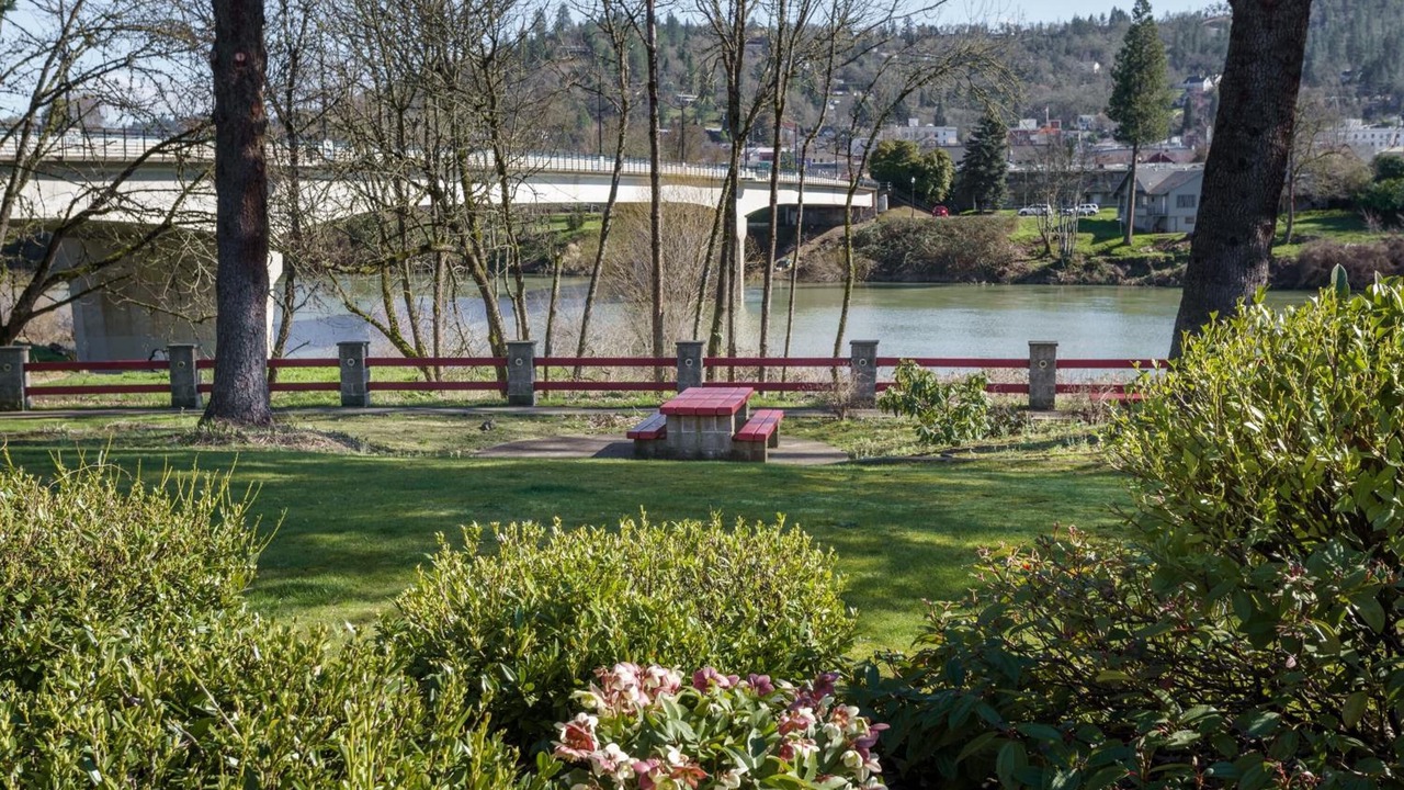 Photo of Outdoor in Roseburg