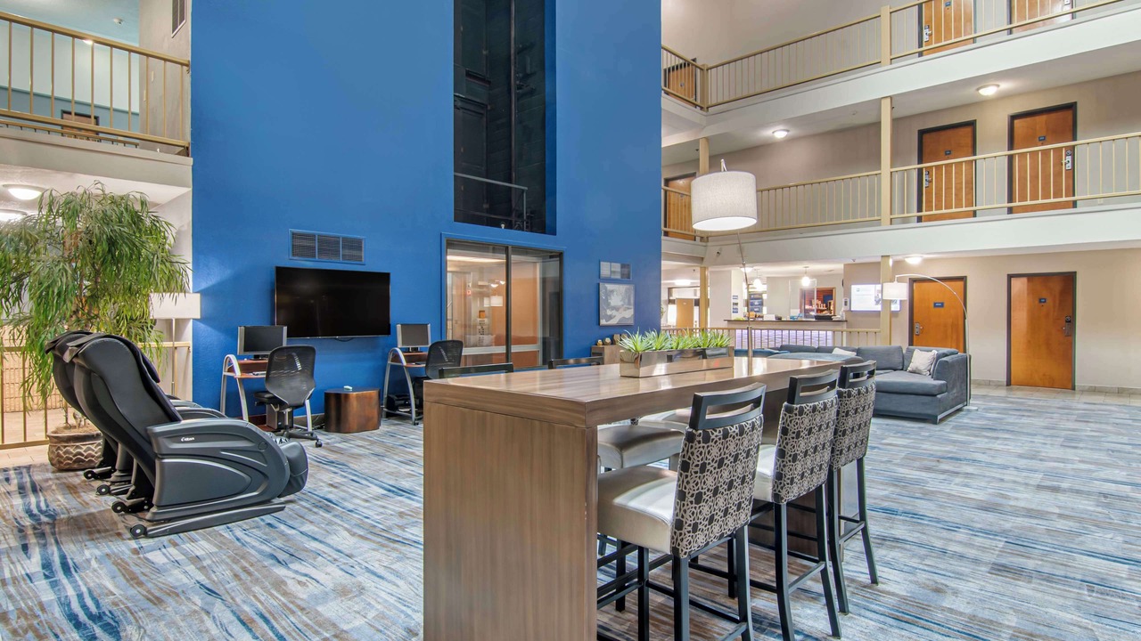 Photo of Others in Hannibal