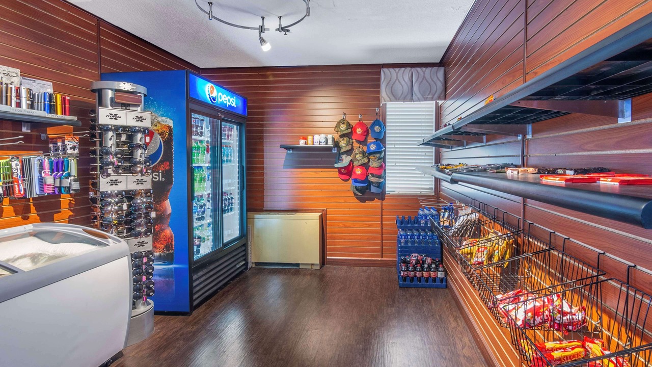 Photo of Others in Hannibal