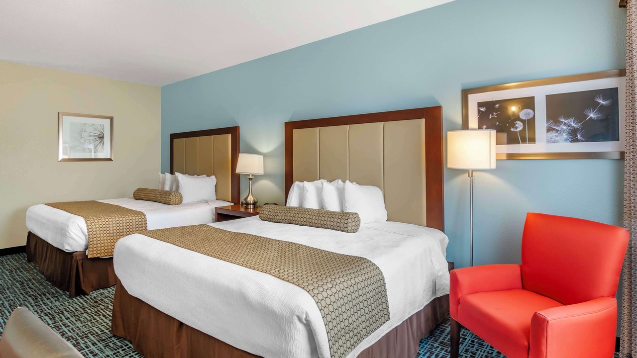 Photo of Others in Hannibal