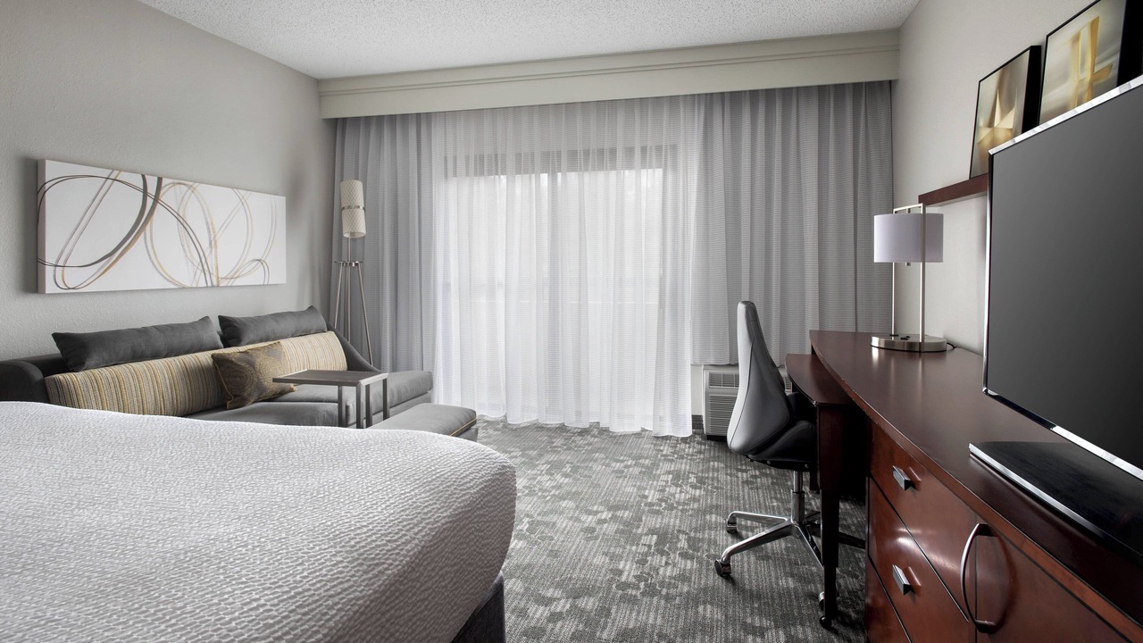 Photo of Bedroom in Red Bank - Tinton Falls