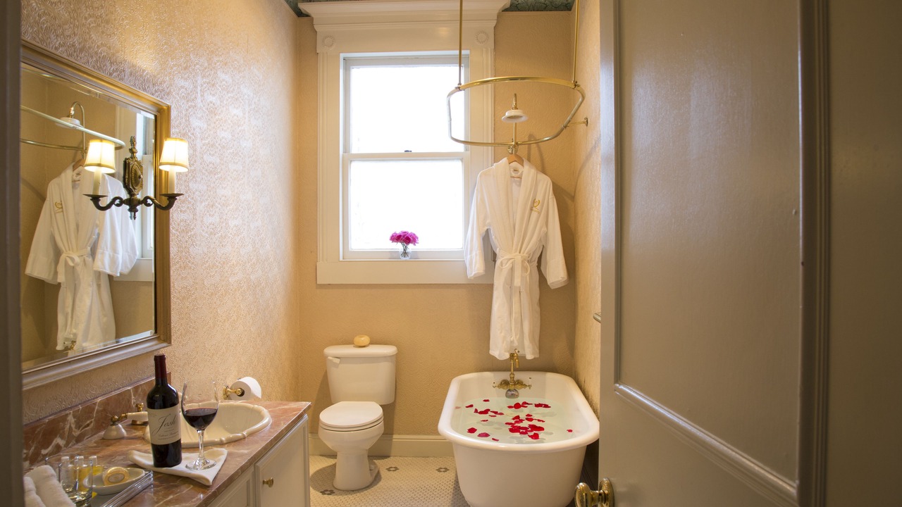 Photo of Bathroom in Lower Pacific Heights