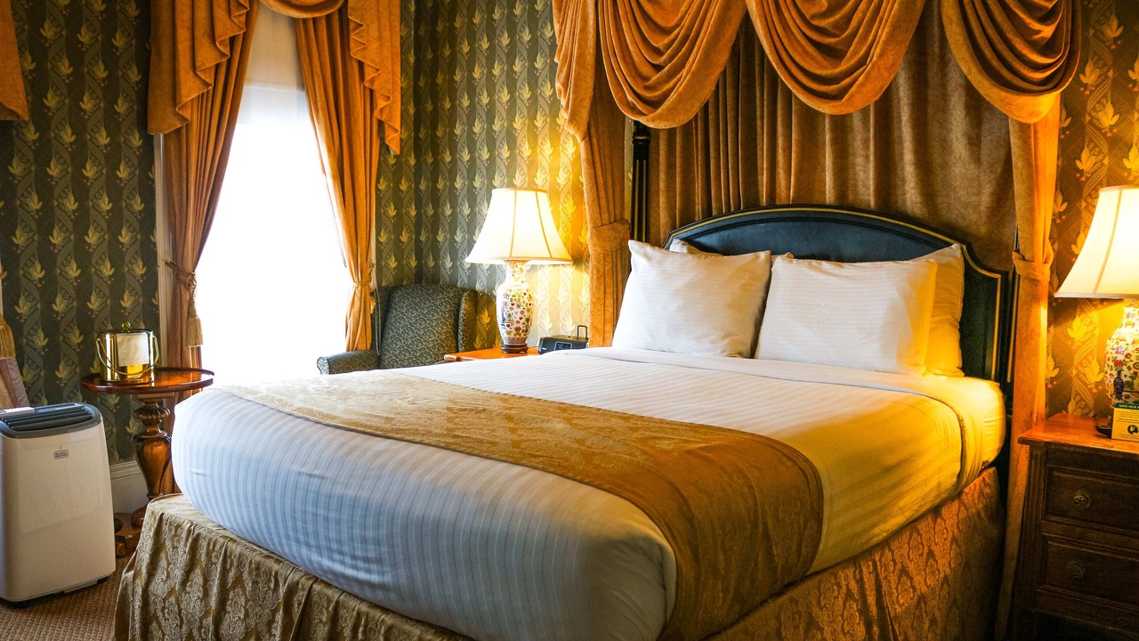 Photo of Bedroom in Lower Pacific Heights