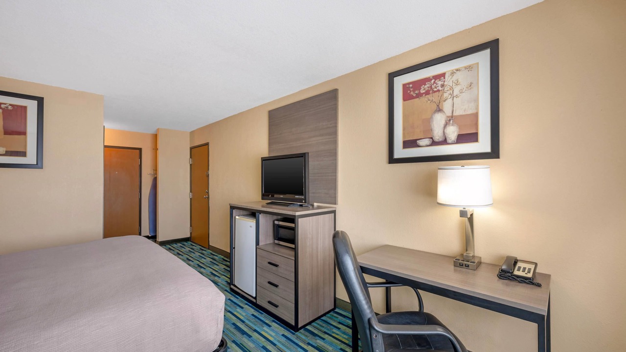 Photo of Bedroom in Los Lunas