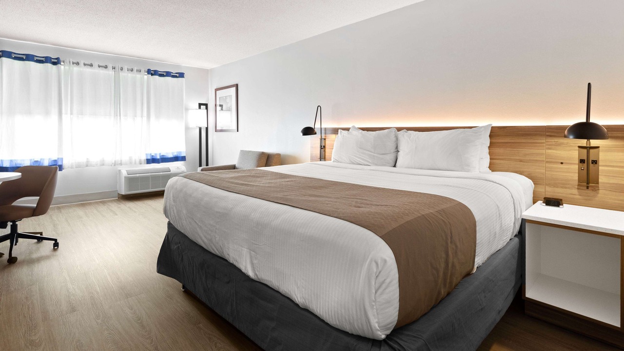 Photo of Bedroom in Lakeview