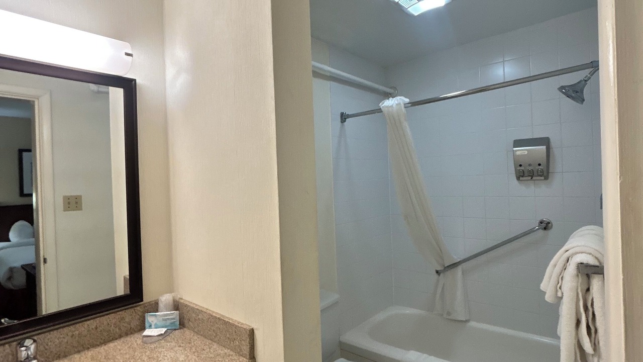 Photo of Bathroom in Queens Square