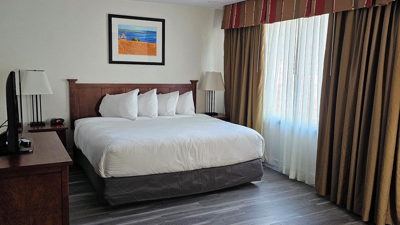 Photo of Bedroom in Queens Square