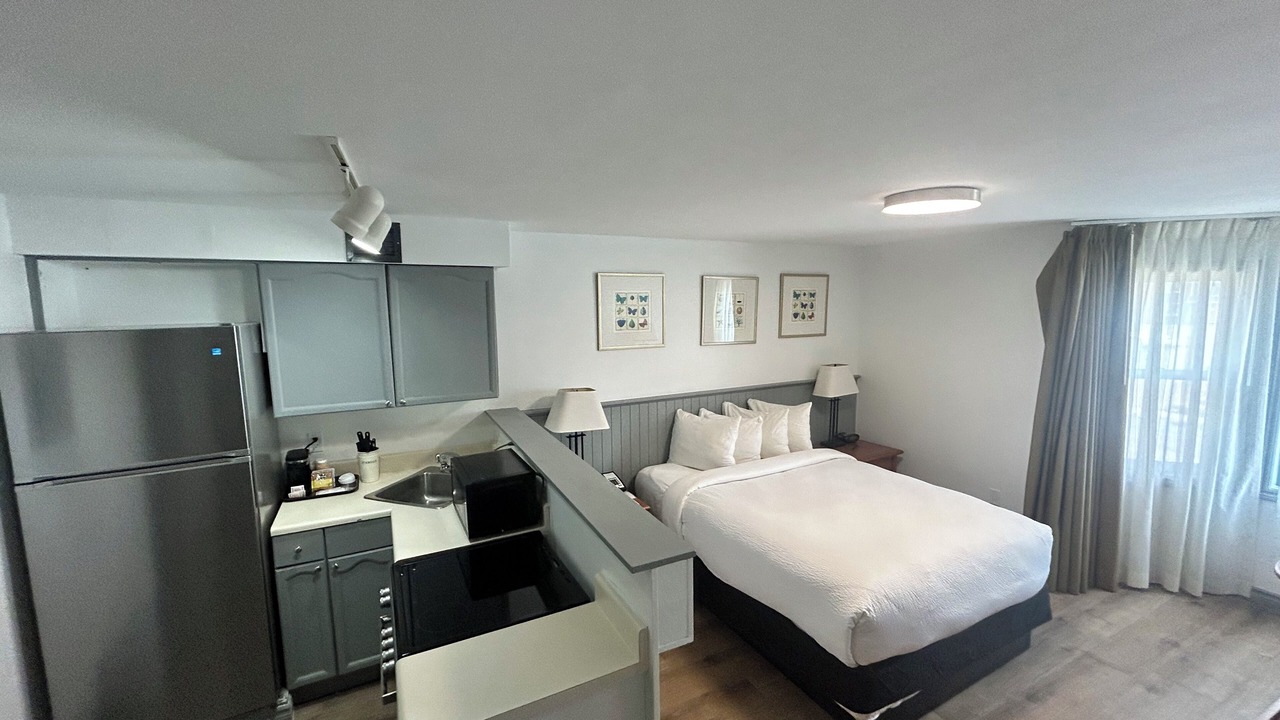 Photo of Bedroom in Queens Square
