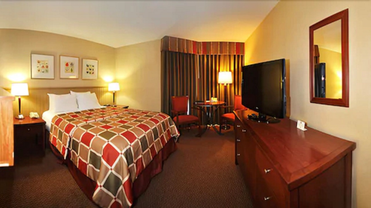 Photo of Bedroom in Queens Square